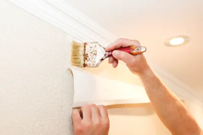 Pose de papier peint à Scrignac — revêtements muraux et toiles de verre